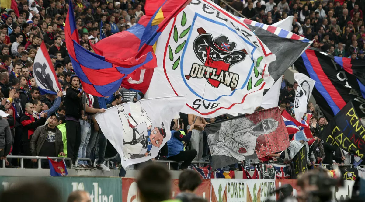 Ultraşii Stelei susţin Armata în SCANDALUL MARCA: ^”Faceţi altă echipă şi o susţinem necondiţionat în ligile inferioare”