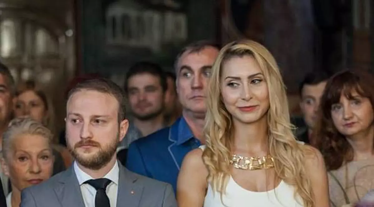 A devenit TATĂ! Un bărbat CELEBRU din România are o FETIŢĂ, iată prima imagine cu MICUŢA!