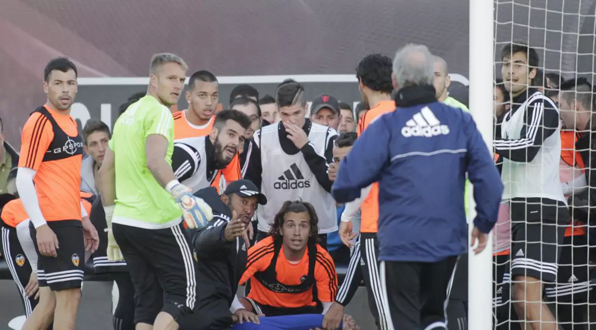 ŞOC la antrenamentul Valenciei: a căzut după ce a suferit un ACCIDENT VASCULAR!