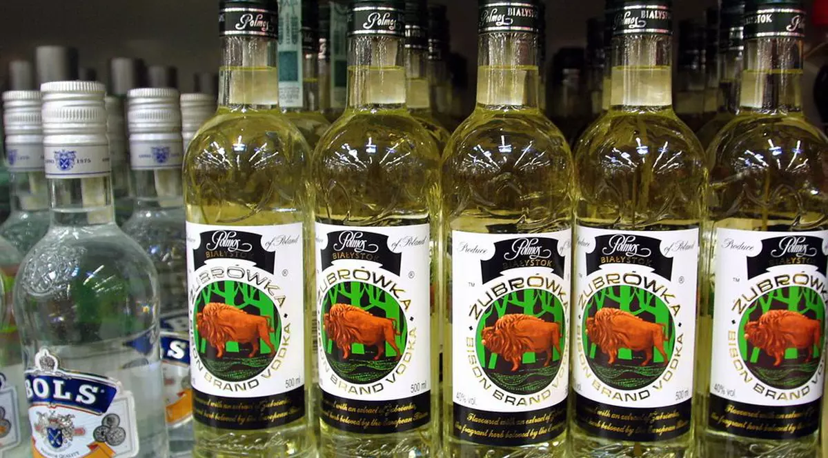 Un parlamentar britanic a murit după ce a bătut prea multă vodcă la un dineu oficial