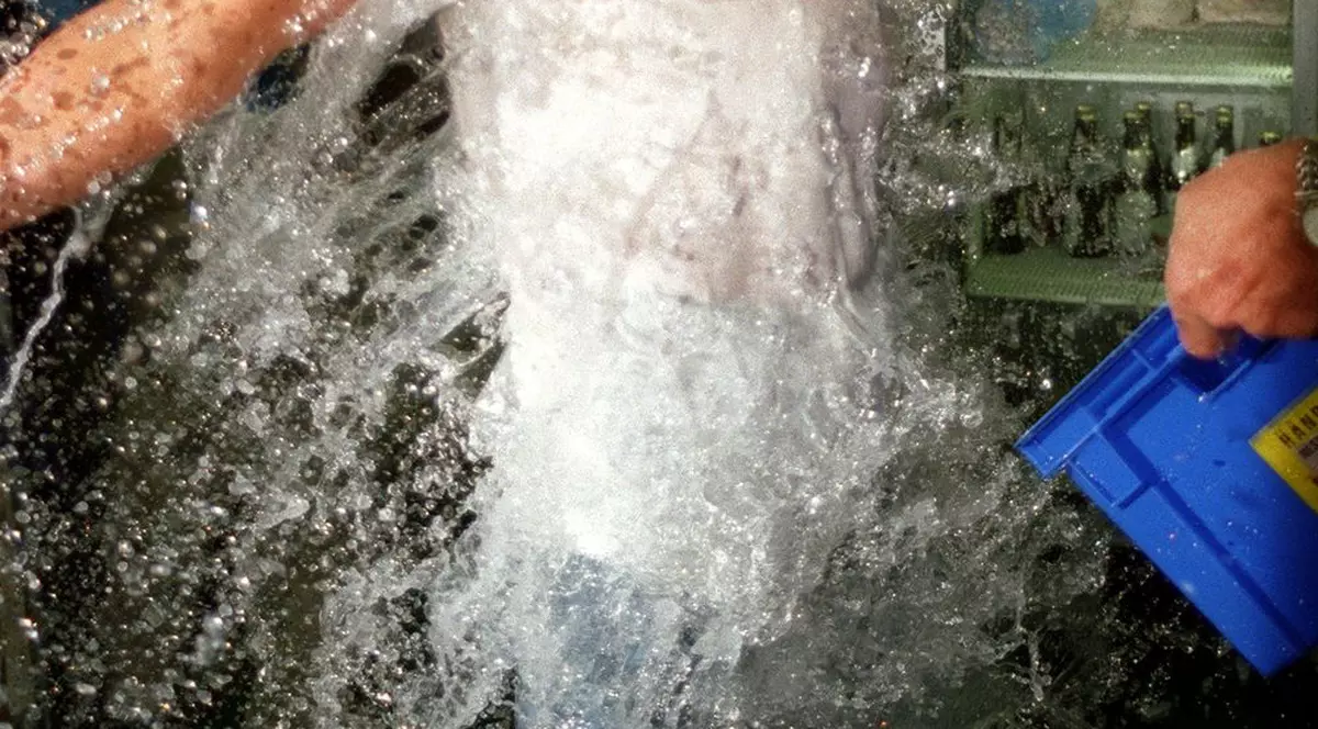 10 curiozități despre banala APĂ