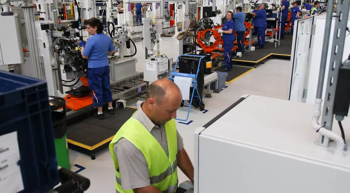 Lista taxelor pregătite de autorități pentru anul viitor! Angajații cu salarii mici vor plăti mai puțin la stat