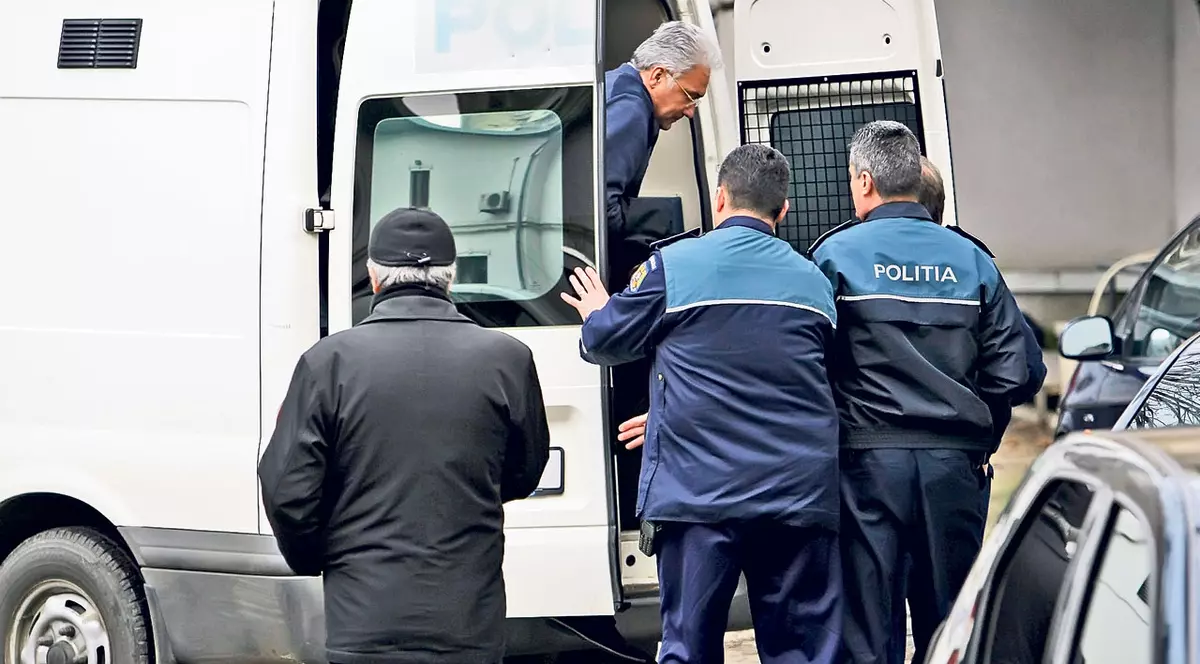 EXCLUSIV | Bogătașii penali, în centru, tâlharii mici, la periferie