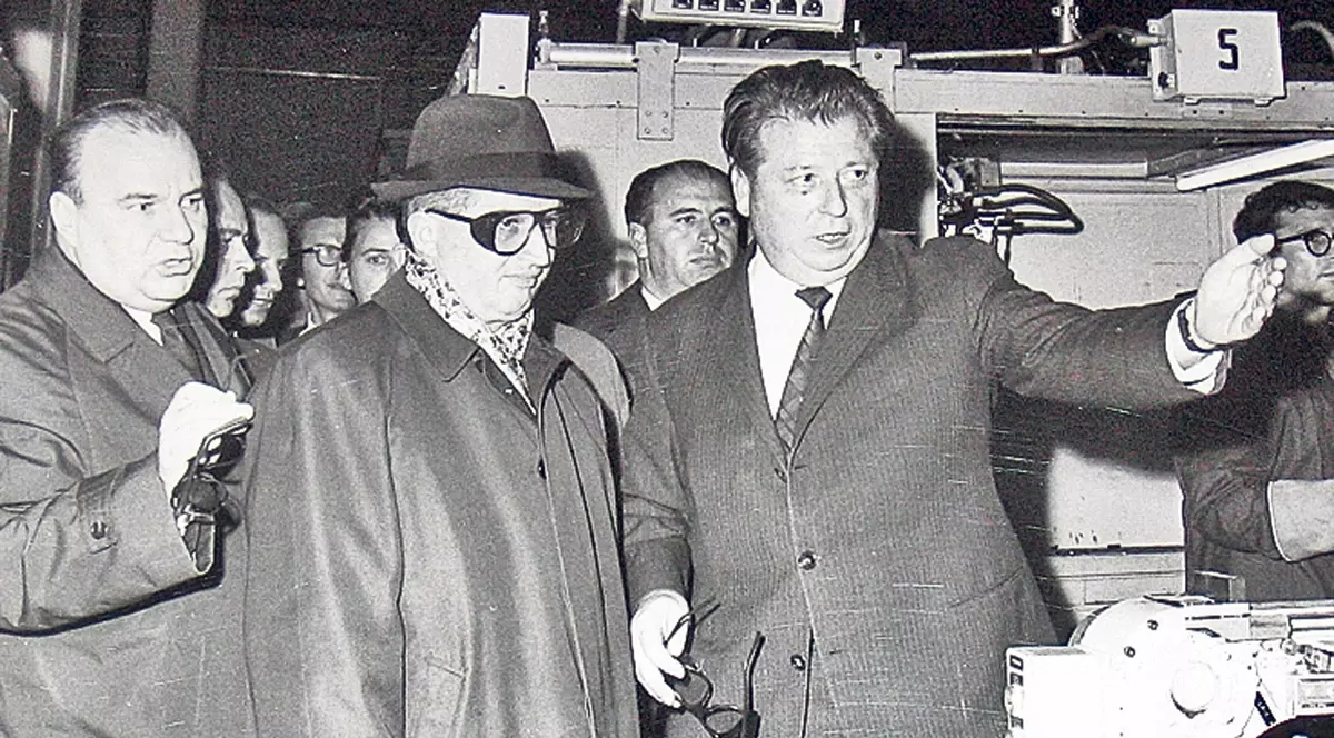 Cum a inventat Ceauşescu Pipera