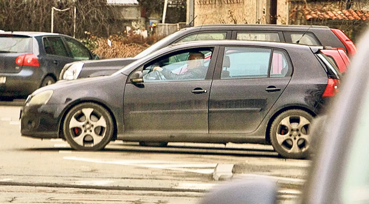 Tatăl Danei Nicolaescu se plimbă cu maşina lui Sergiu