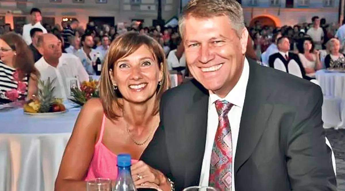 Iohannis merge la o nouă petrecere cu prietenii din Sibiu