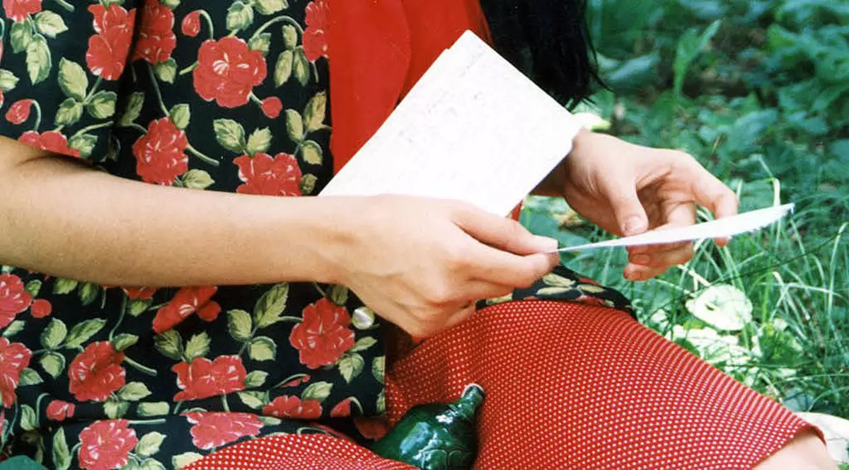 IMAGINI de COLECȚIE | Îți mai amintești cum ARĂTA și cum se ÎMBRĂCA Andreea Marin la începutul CARIEREI? | FOTO