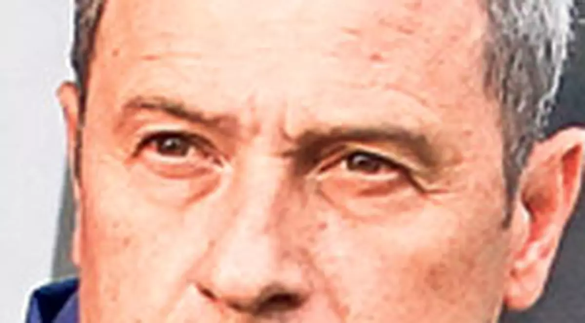 Antrenorul Petrolului, Mircea Rednic, «antrenează» un Bentley de 200.000 €