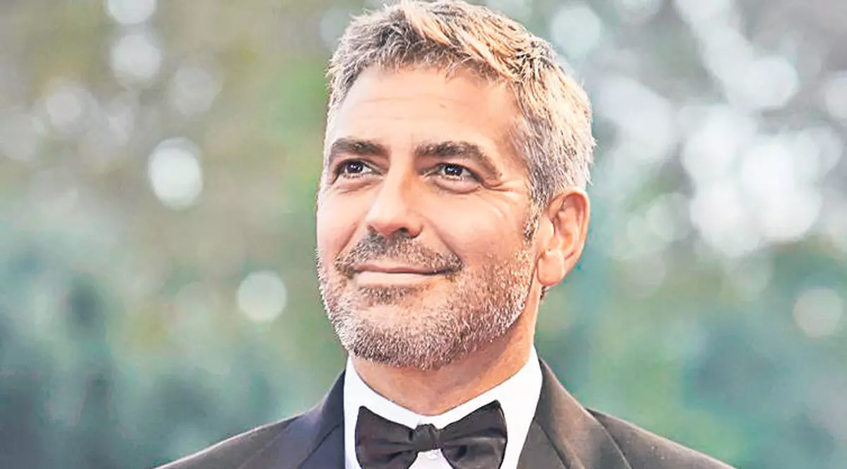 OBICEI DEZGUSTĂTOR AL LUI GEORGE CLOONEY! Oare cum rezistă AMAL lângă el?