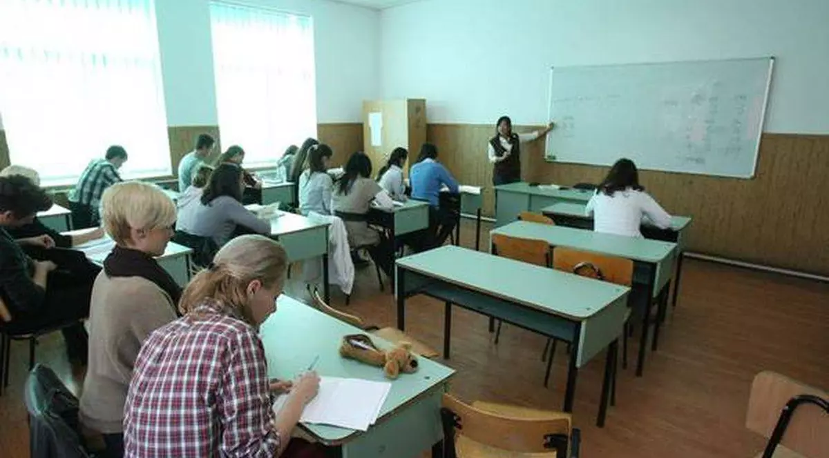 Aproape 200 de elevi de la un liceu din Cluj riscă sa fie exmatriculaţi! Care este motivul