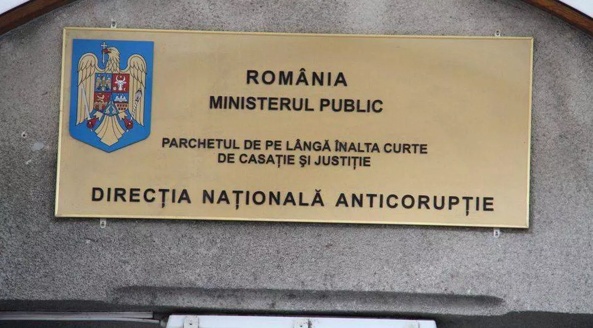 Percheziții la Direcția de Finanțe Publice Ploiești. Directorul a fost săltat de procurorii DNA