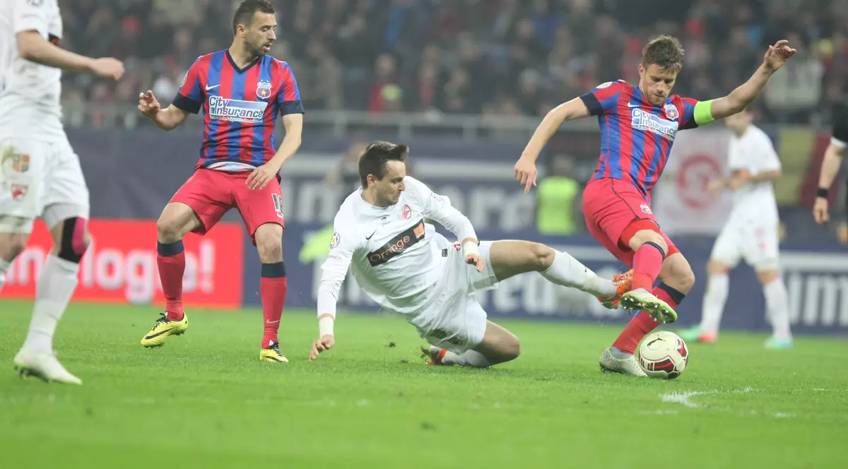 Steaua a făcut primele mutări. Întâiul transfer ”a semnat pe doi ani!”. Cine mai vine! Care e stadiul negocierilor cu astristul Budescu. Ce jucători sunt pe lista neagră a patronului Gigi Becali