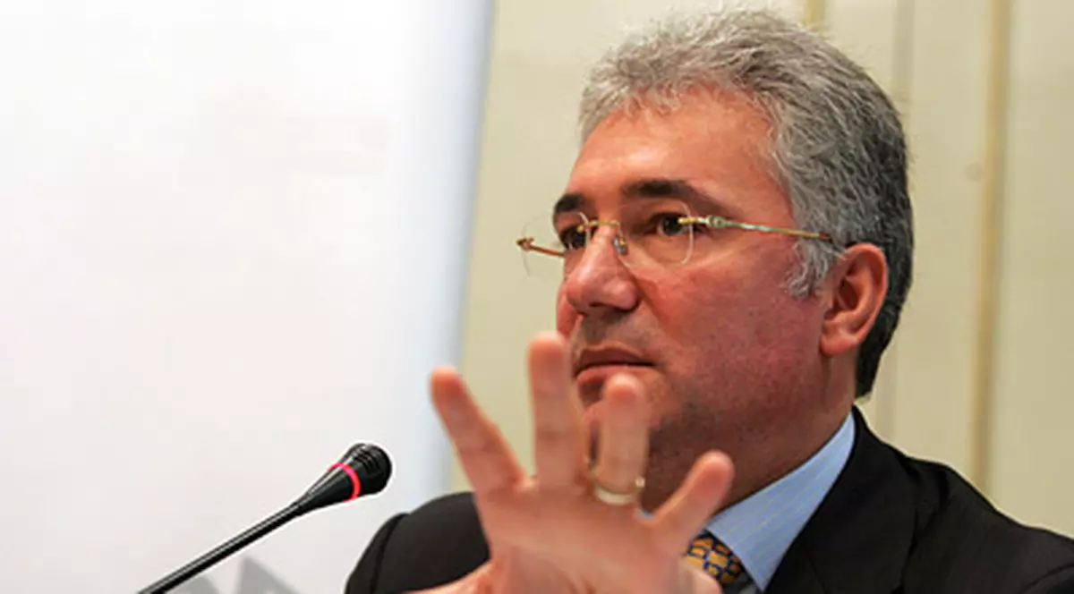 TUPEU: Aflat sub control judiciar, Videanu încearcă să plece din țară! 