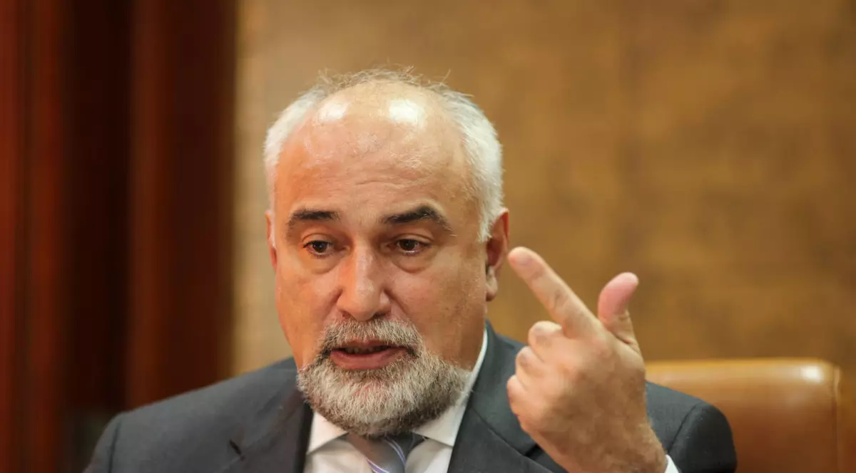 Vosganian scapă de procurori.Senatorii și rugăciunile l-au ajutat pe fostul ministru al economiei