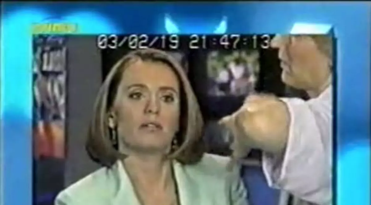 Urlete, înjurături... Cele mai tari gafe scăpate în direct de vedetele autohtone la radio şi la TV. Vi le amintiţi? | VIDEO