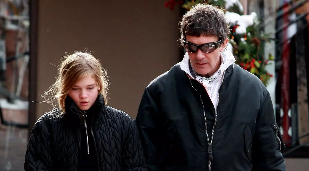 Antonio Banderas, DECIZIE RADICALĂ: ”TREBUIE să-mi SCOT FIICA de acolo”