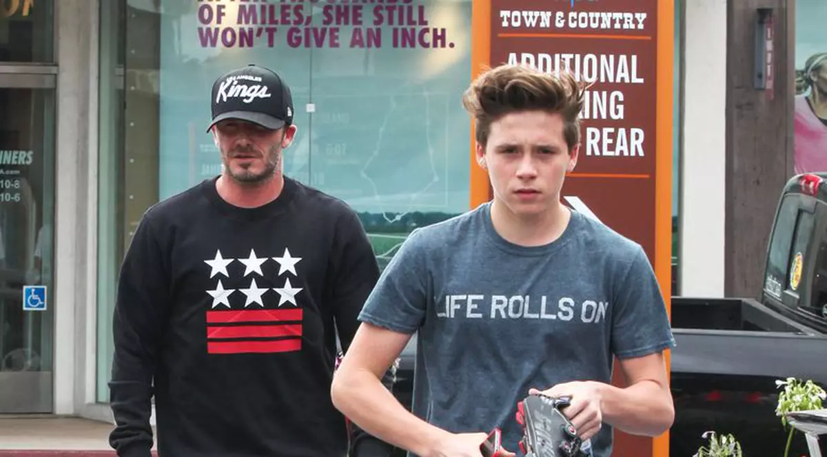 Ce-l deranjează pe Brooklyn Beckham la tatăl său! 