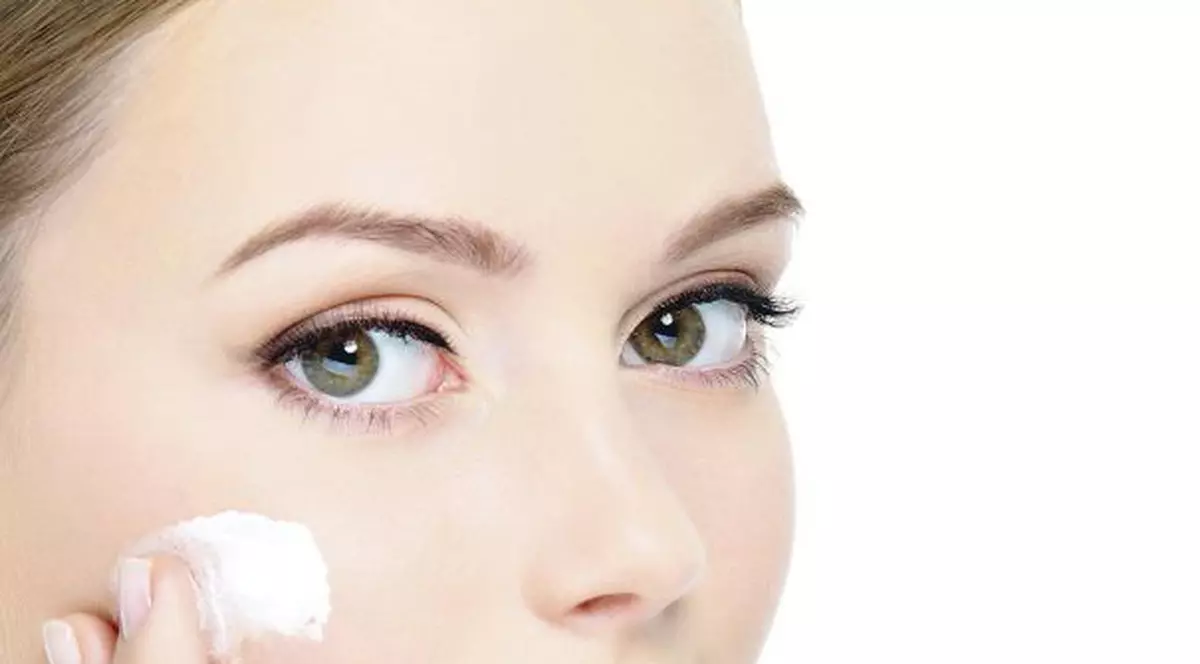 DECIZIE DE ULTIM MOMENT: Cosmeticele sunt luate în vizor de Ministerul Sănătății