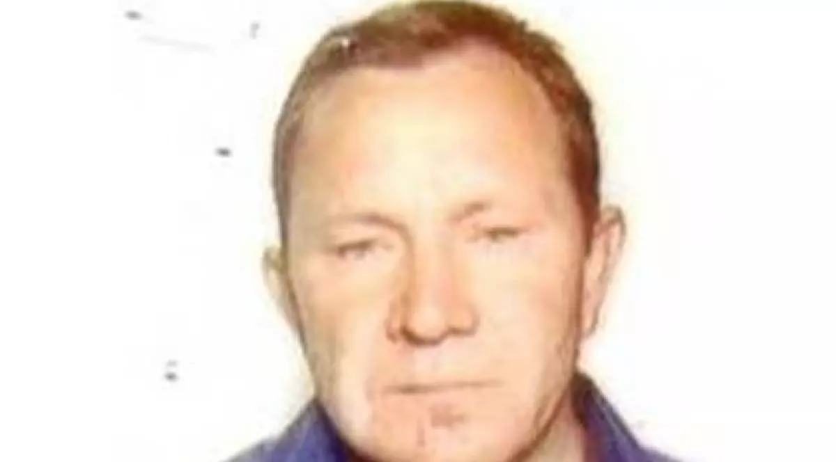 L-ați văzut pe acest individ? Sunați de urgență la 112