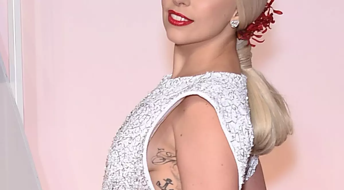 Premiile OSCAR 2015 | Ținuta purtată de Lady Gaga, subiect de GLUME pe INTERNET. Cum au făcut MIȘTO de ea | FOTO