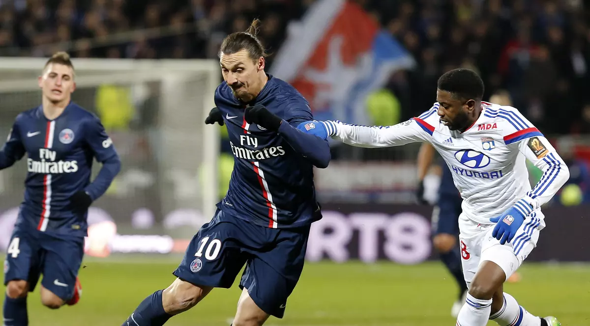 ”A băut apă” după Cristiano Ronaldo! Zlatan Ibrahimovic s-a luat de un ziarist, după derby-ul cu Lyon