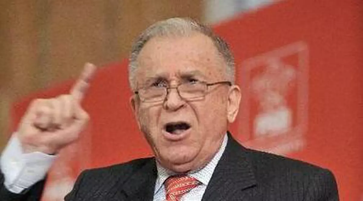 Ion Iliescu decizie de ultimă oră! Vezi pe cine amenință liderul PSD!