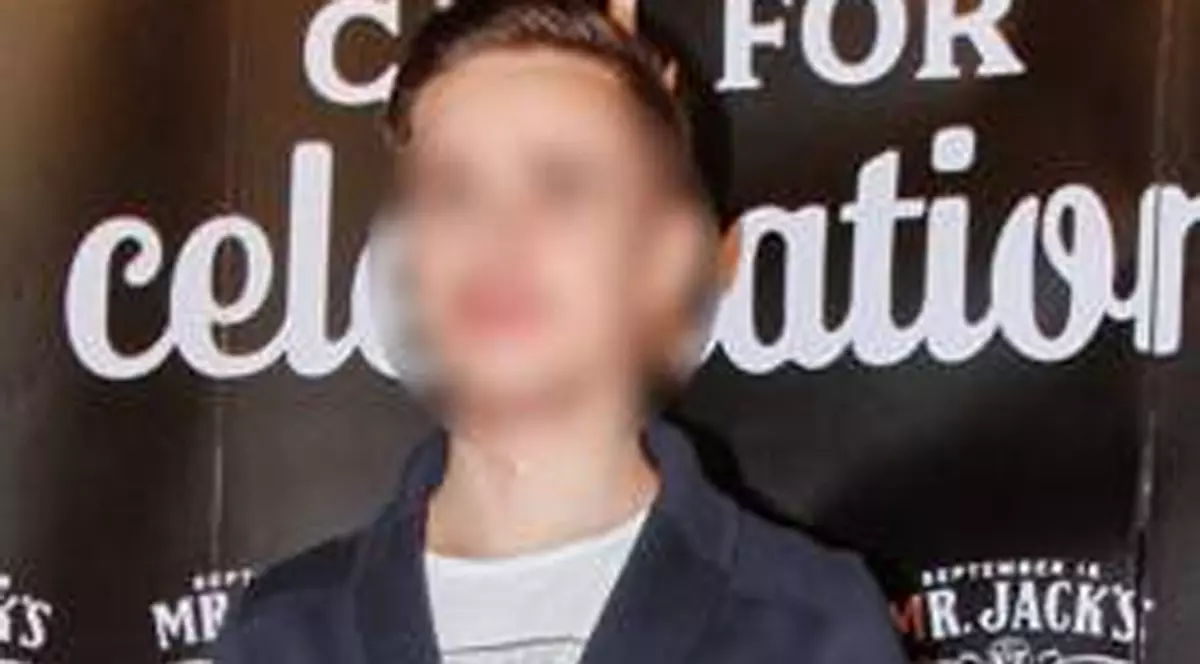 Un cântăreţ de la noi a fost PĂRĂSIT de iubită după ce s-a aflat de relaţia lor