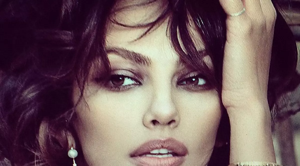 Mădălina Ghenea, fotografiată ÎN PĂDURE alături de un ROMÂN CELEBRU | FOTO