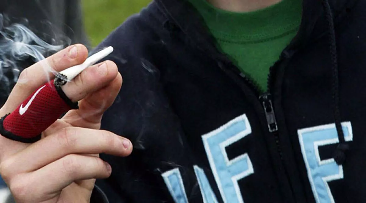 ”ALO, 112? Mi s-a făcut rău de la MARIJUANA!”