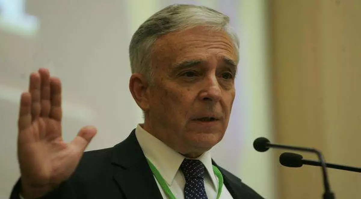 CREDITELE în FRANCI elvețieni i-a SCOS în STRADĂ. Care este MOTIVUL pentru care cer DEMISIA lui Mugur Isărescu