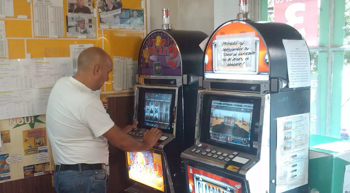 Lovitură pentru micii afaceriști: jocurile slot machine, legale doar în cazinouri şi agenţii ale Loteriei Române