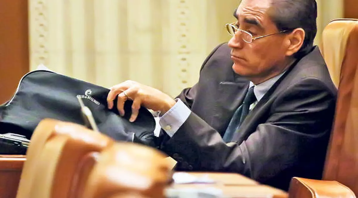 UPDATE / Petre Roman își reia mandatul de deputat. ANI: „Decizia este abuzivă și nelegală”