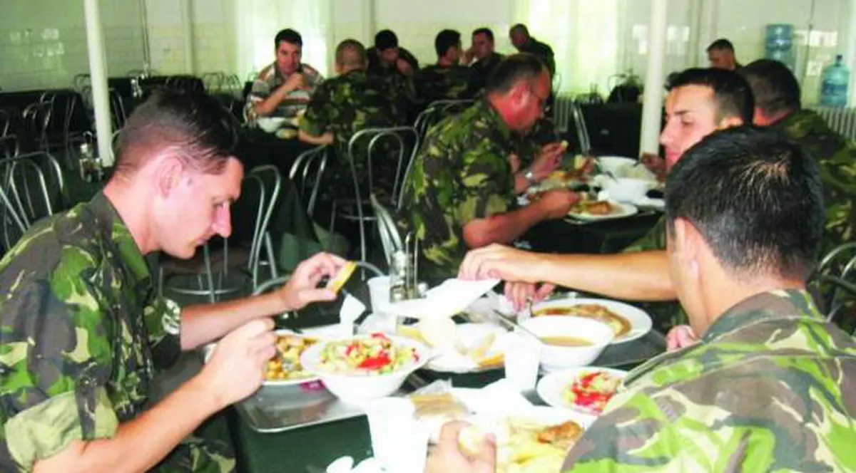 OFERTĂ pentru nunți și botezuri! Dai un ban și înfuleci ca-n armată