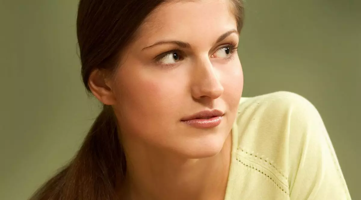 TOP cele mai BIZARE SUPERSTIȚII. Ce se întâmplă când îți CADE o LUMÂNARE