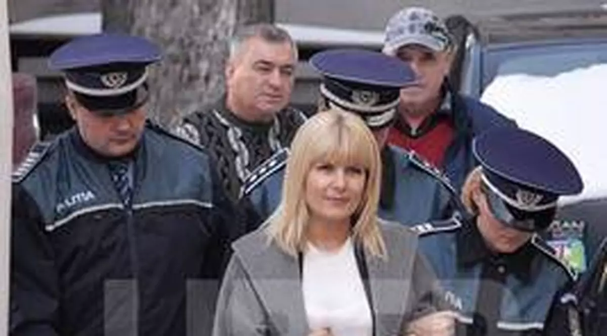 SENZAȚIONAL! Vezi ce face Elena Udrea cu câteva ore înaintea deciziei de încuviințare a arestării sale!