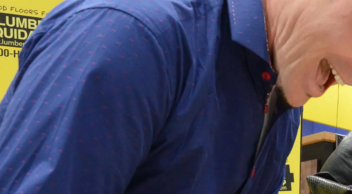 Cum a ajuns! Era un megastar, iar acum FURĂ ca să se ÎNTREȚINĂ