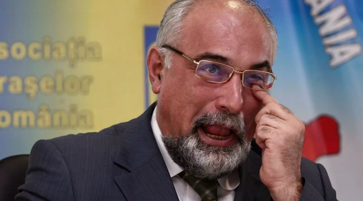 Lupta dintre parchete pe capetele VIP-urilor continuă! DNA a încolțit-o pe Udrea, DIICOT cere anchetarea lui Vosganian și Videanu