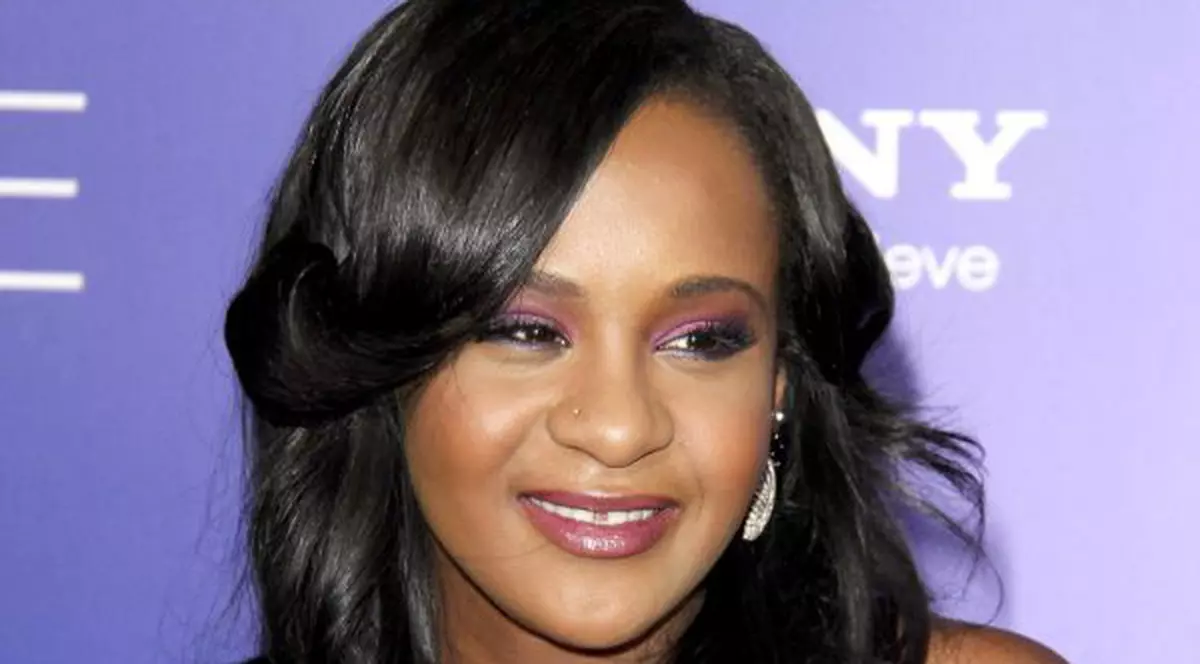 RĂSTURNARE INCREDIBILĂ DE SITUAŢIE în cazul fiicei lui WHITNEY HOUSTON. Ce a anunţat astăzi FAMILIA și ce se întâmplă cu tânăra 