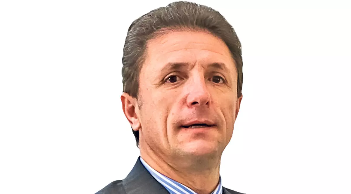 Gică Popescu și MM Stoica, «bătuți» în curtea pușcăriei!