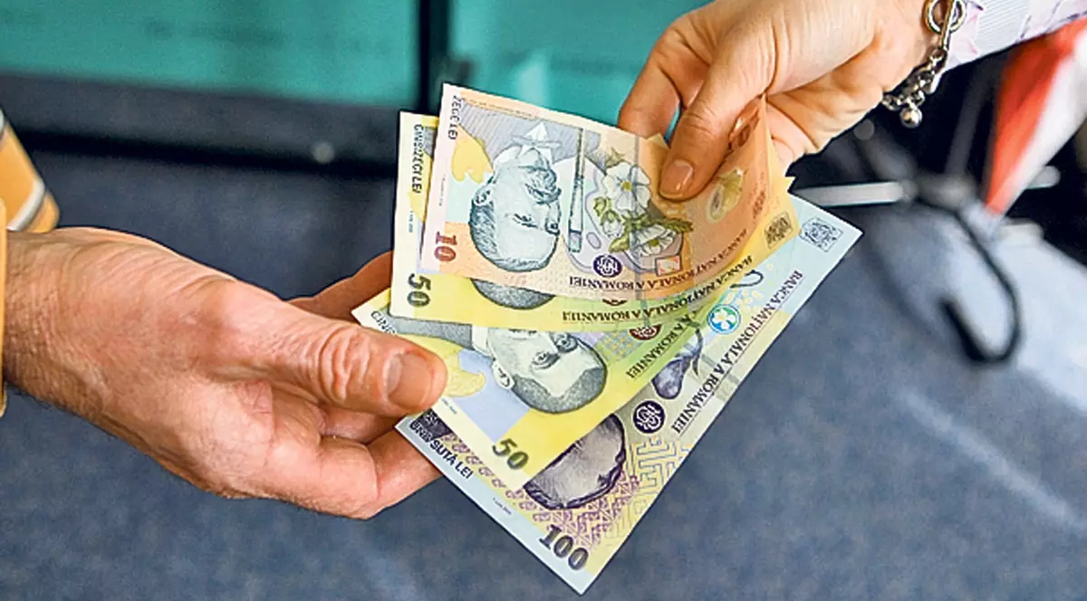 Paştele pe credit îi poate face pe români să se afunde în datorii