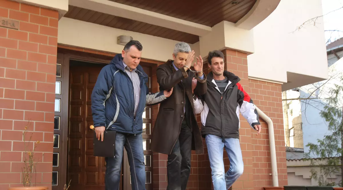 Dan Diaconescu, DECLARAȚII CU VOCE TREMURATĂ ÎNAINTE SĂ INTRE LA PUȘCĂRIE: ”Mă veți întreține dumneavoastră la închisoare”