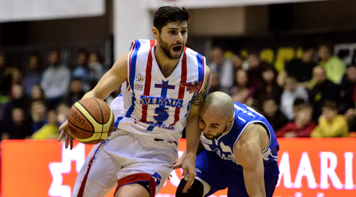 Steaua, antrenament în liceu înainte de playoff
