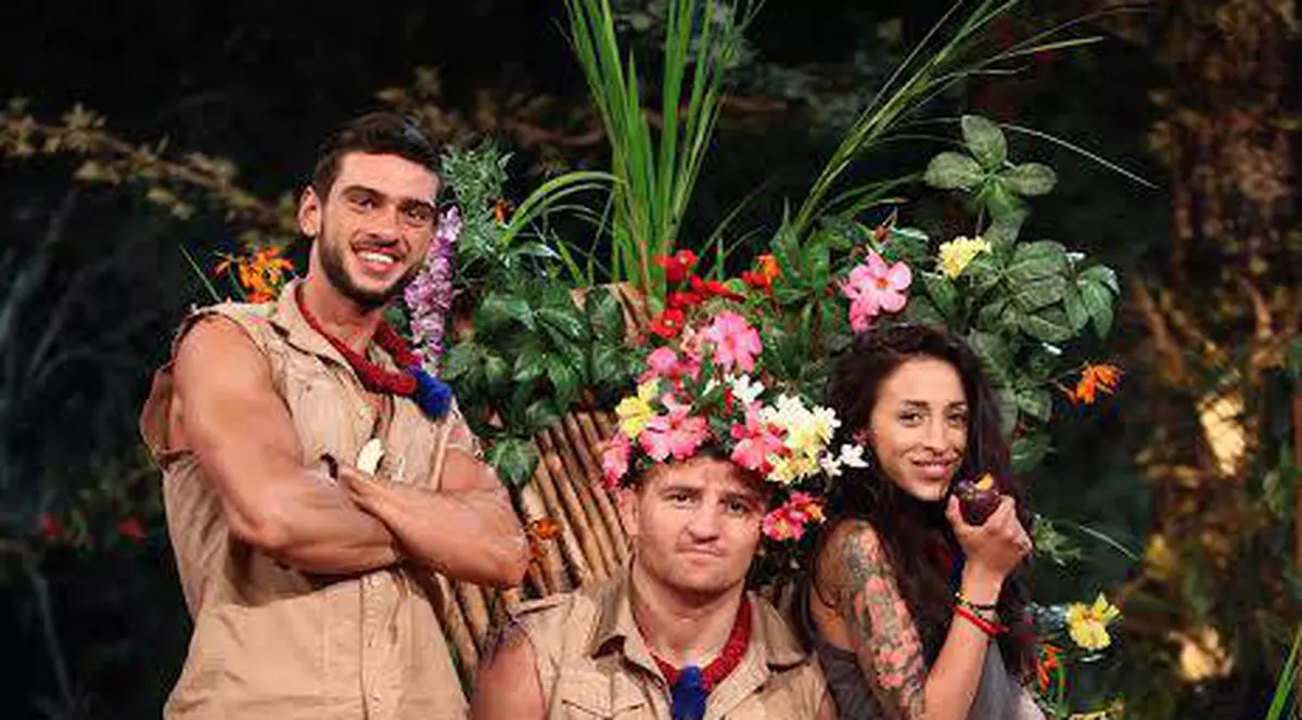 Mare isterie după „Sunt celebru, scoate-mă de aici!”! S-a lansat maneaua „Lasă-mi cucu-n pace”