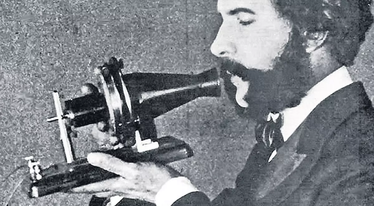 Inventatorul telefonului n-a vrut telefon în birou pentru că îl deranja!