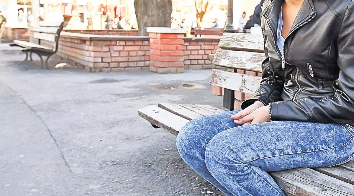 De 8 Martie, o adolescentă din Bucureşti are o dorinţă mai puţin obişnuită: «De ziua ta, mămico, vreau să te cunosc!»