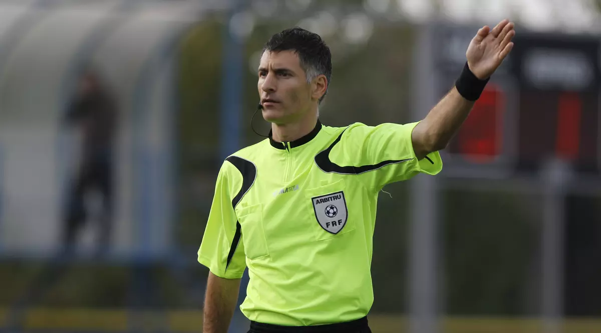 Arbitrul meciului Astra - Rapid are pasiuni comune cu Răzvan Burleanu