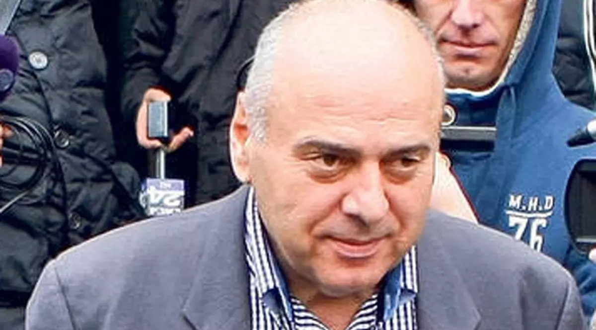 EXCLUSIV | Nora și fiul lui Pinalti, puși sub urmărire penală! Cum au ascuns cei doi șpaga primită de primarul de la Piatra Neamț