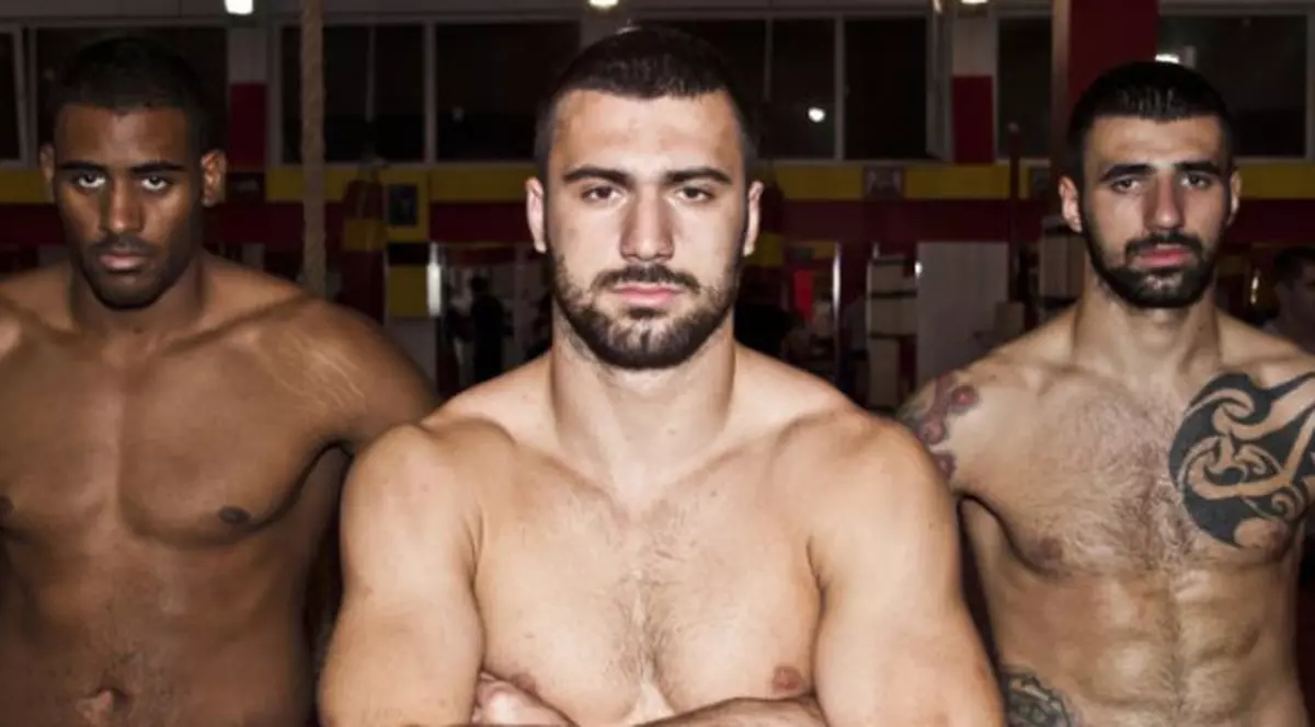 Cadouri pentru femei din partea luptătorilor Superkombat