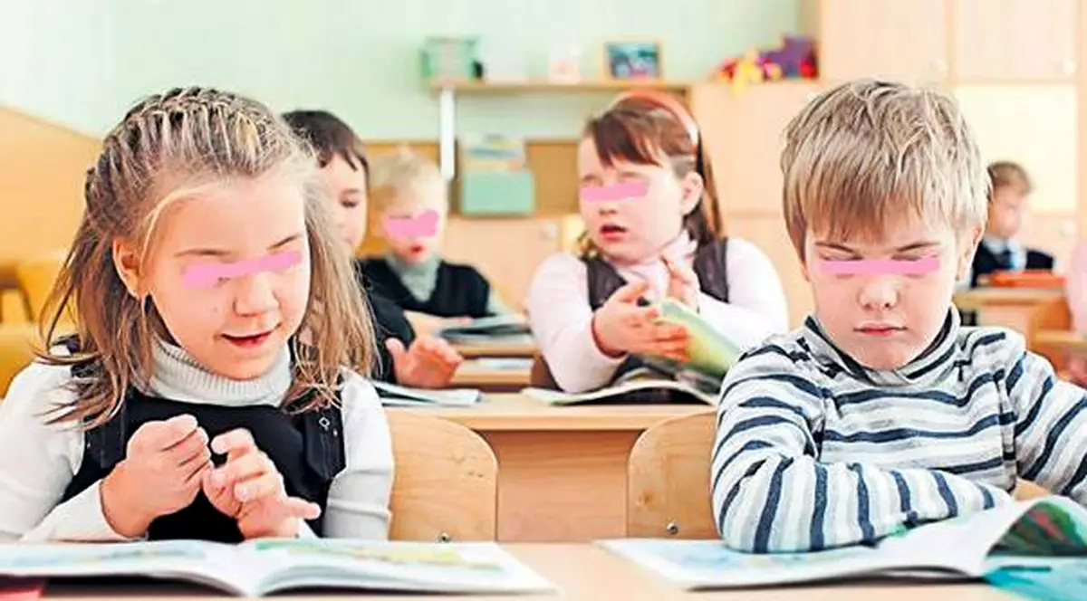 Elevii trebuie să dea înapoi ABECEDARELE digitale