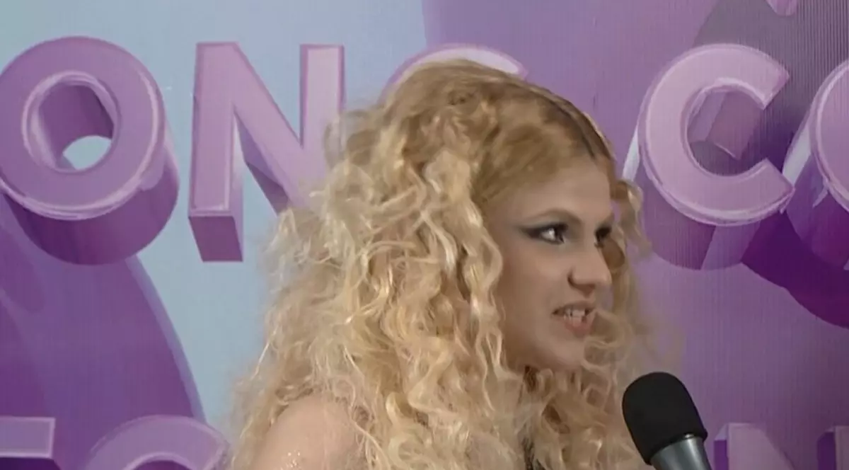 Se putea mai dezbrăcată de atât? Cum a venit Cristina Vasiu la selecția națională pentru Eurovision 2015 | FOTO 